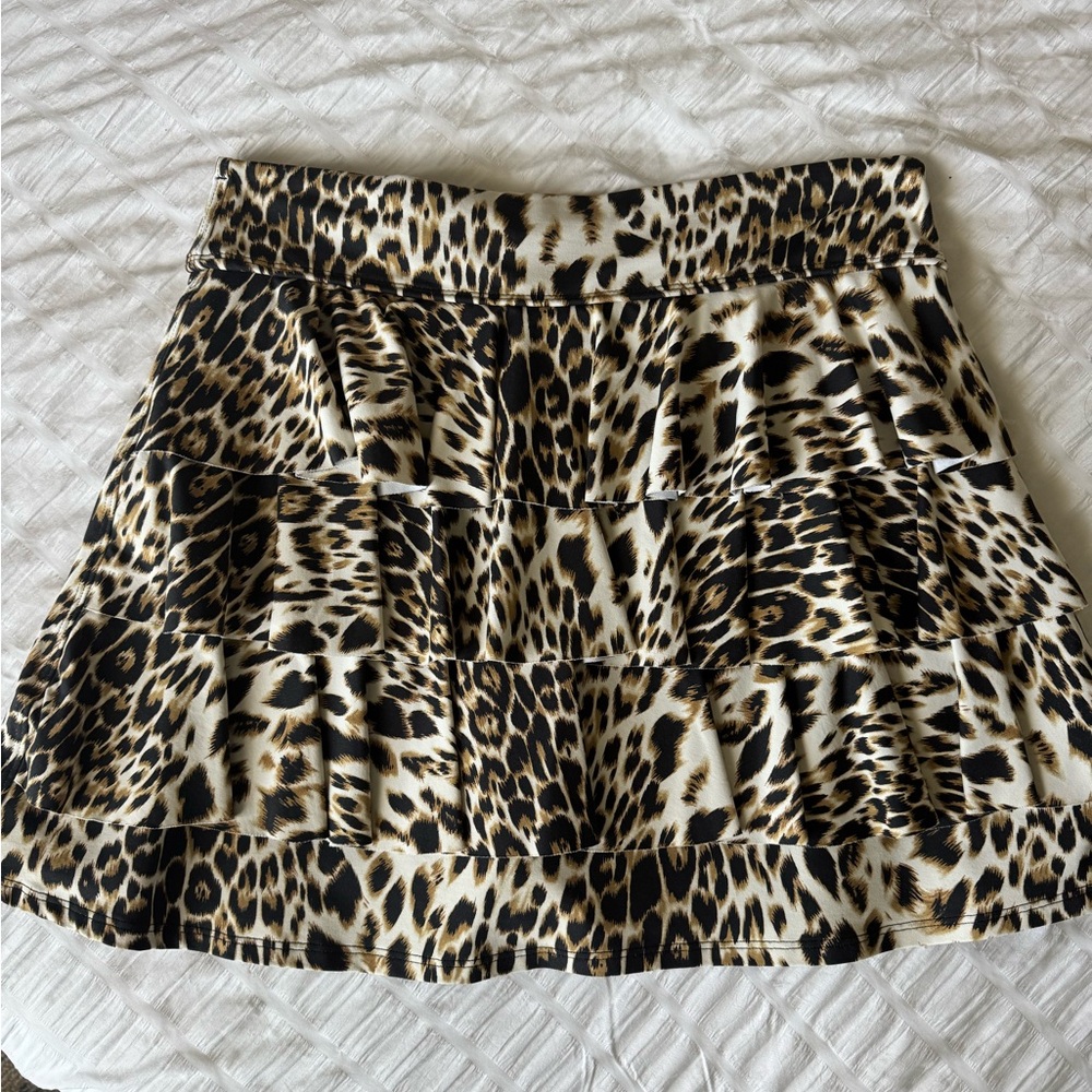 Dona Jo Women's Leopard Print Shakira Ruffle Skort Size 3.